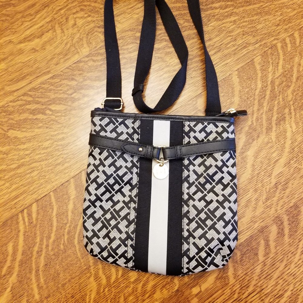 Tommy Hilfiger Purse NWOT